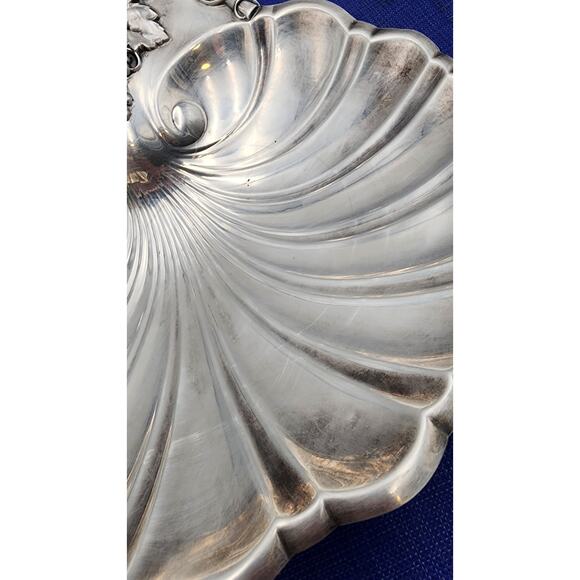 Reed & Barton Silver-plate Serving Dish 11" Grape Motif Footed & Scalloped VTG - Picture 14 of 14